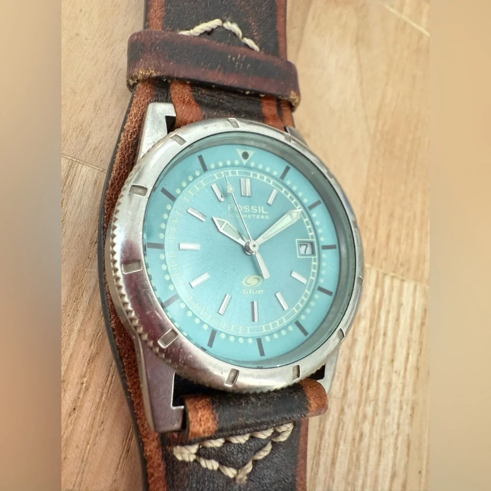 Vintage Fossil blue mens blue dial brown leather watch NEW BATTERY